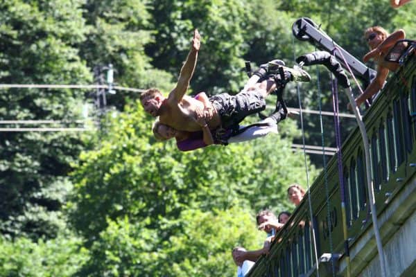 saut à l'élastique en tandem pont napoléon pyrénées