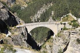Saut a lelastique haute savoie Pont dAsfeld a cote de Serre Chevalier