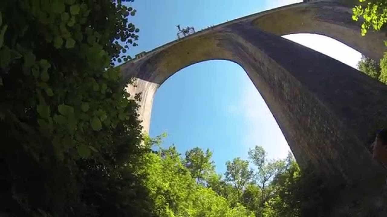 Viaduc de Sainte Eulalie de Cernon saut elastique tandem montpellier saut a lelastique montpellier